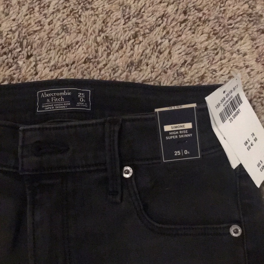 Abercrombie Jeans - Picture 4 of 5